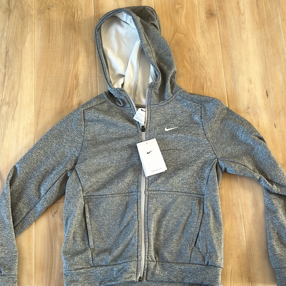 NIKE hoodie Youth size Medium. NWT